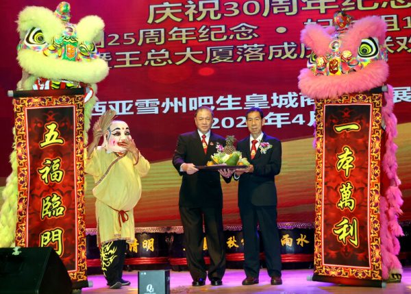 王鸿兴：勿让政客搞分裂 极端行为吓走外资