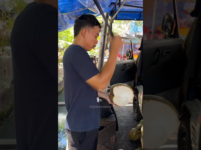 Amazing Coconut Cutting Skills By Ninja - Indonesian Street Food