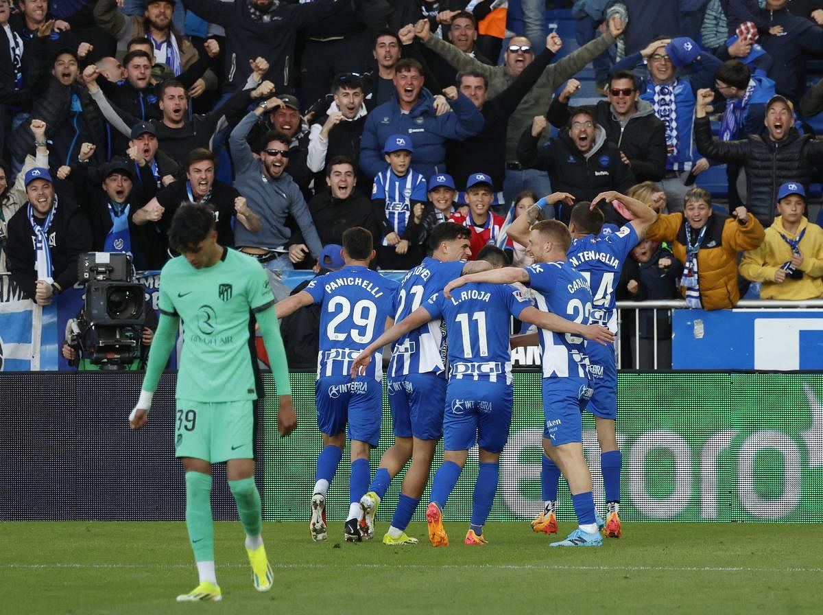 Lacklustre Atletico fall 2-0 away to Alaves
