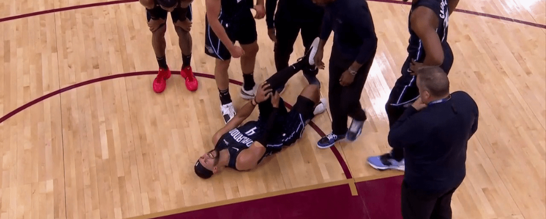 Jalen Suggs Left Game 2 Of Magic-Cavs After Banging Knees With Donovan Mitchell (UPDATE)
