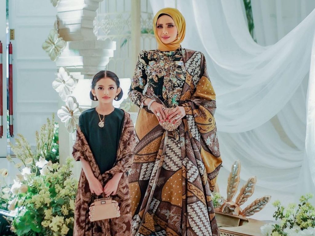 Rozita Che Wan wants age limit increased for social media users