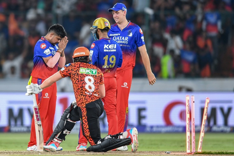 Spinners help IPL's lowest ranked Bengaluru defeat Hyderabad