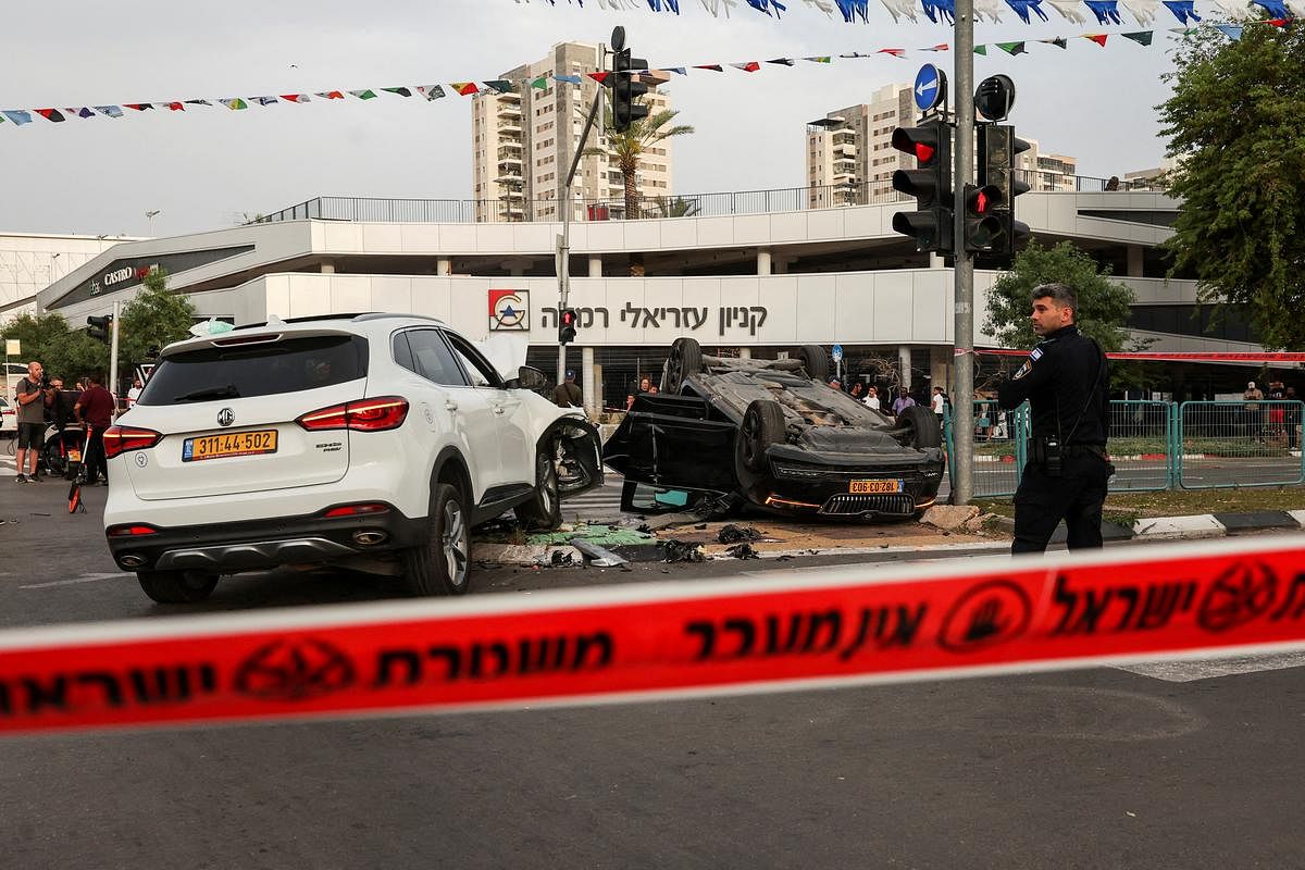 Israeli soldiers kill two Palestinian gunmen in West Bank, military says