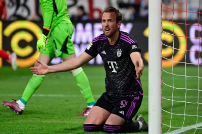 Kane doubles up for Bayern, Leipzig beat Dortmund to tighten grip on fourth