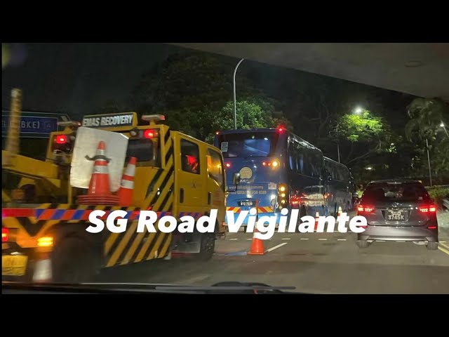 Woodlands Takaplus bus fail to keep safe distance rear ended another bus