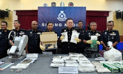 Bukit Aman: Police bust drug lab, seize various drugs worth RM1.4m in Klang Valley raids