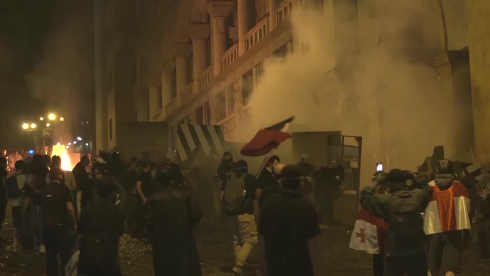 Georgian police disperse protesters at parliament