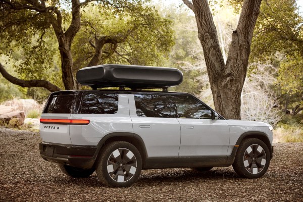 Rivian wins $827M incentive package to expand Illinois factory for R2 production