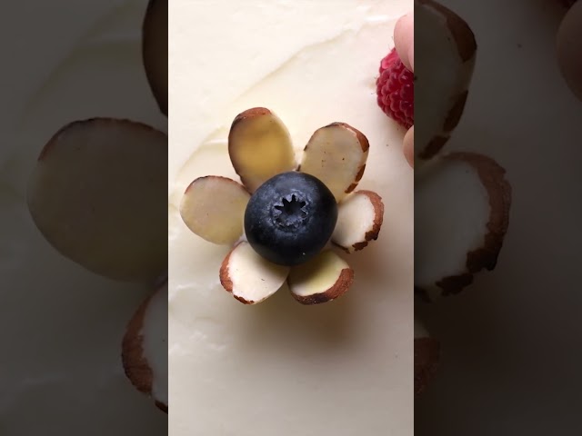 Decorate your cake with fruits to create a beautiful piece