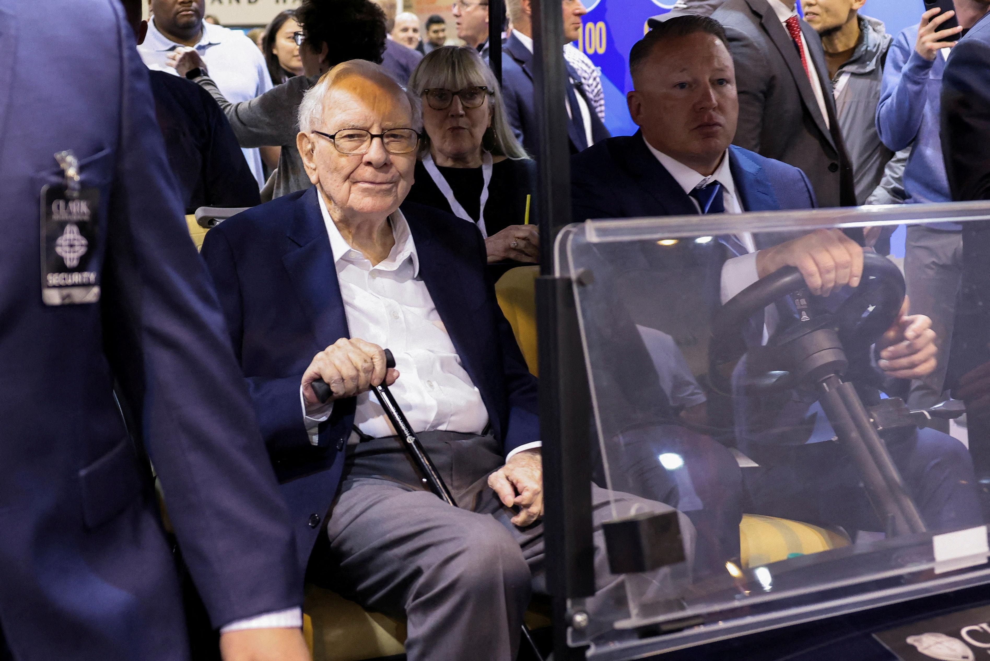 Warren Buffett says Berkshire is in good hands, lauds Apple despite trimming stake