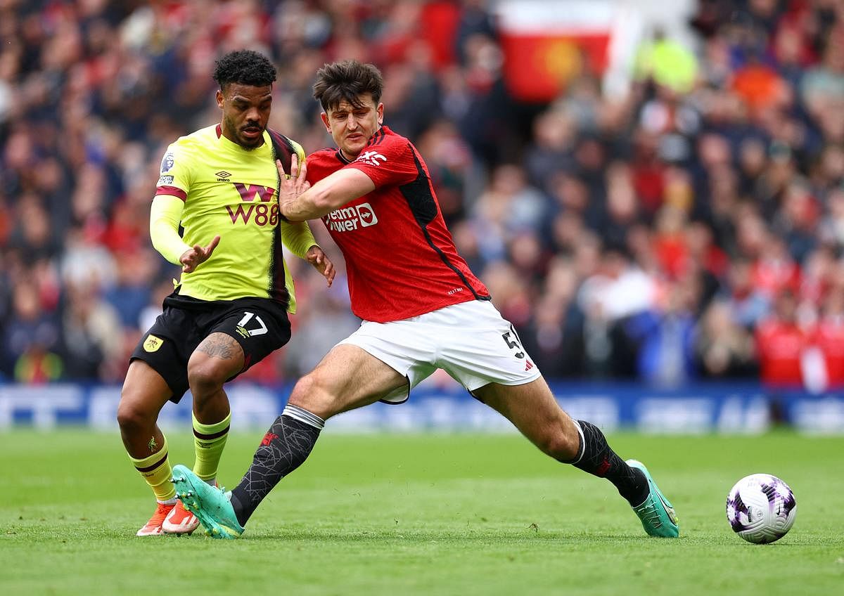 Man Utd's Maguire expected to miss three weeks with muscle injury