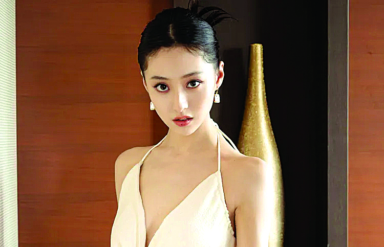 胡连馨爆20分钟裸聊不雅片 网友心疼帮解套“是AI换脸？”
