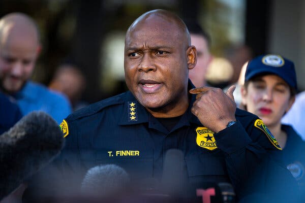 Houston Police Chief Departs Amid Inquiry Into Suspended Cases