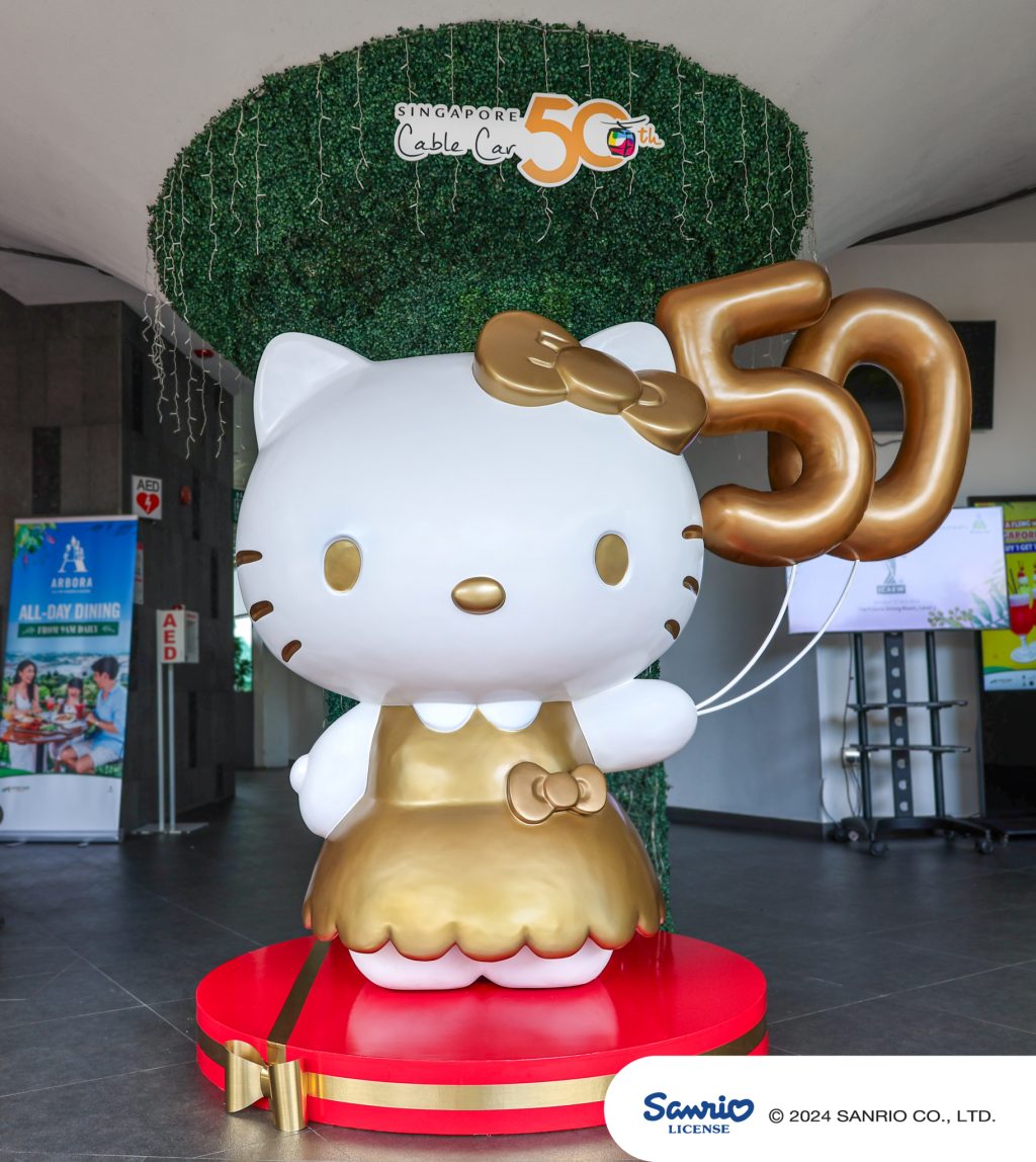 新加坡缆车50周年大惊喜！6月起推出Hello Kitty主题缆车体验，陪你上高空看风景！萌到不行啊~