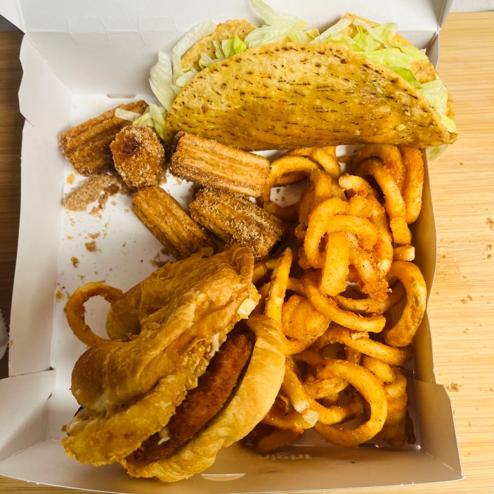 We Tried Ice Cube’s Jack In The Box Munchie Meal – Is It Worth Ordering?