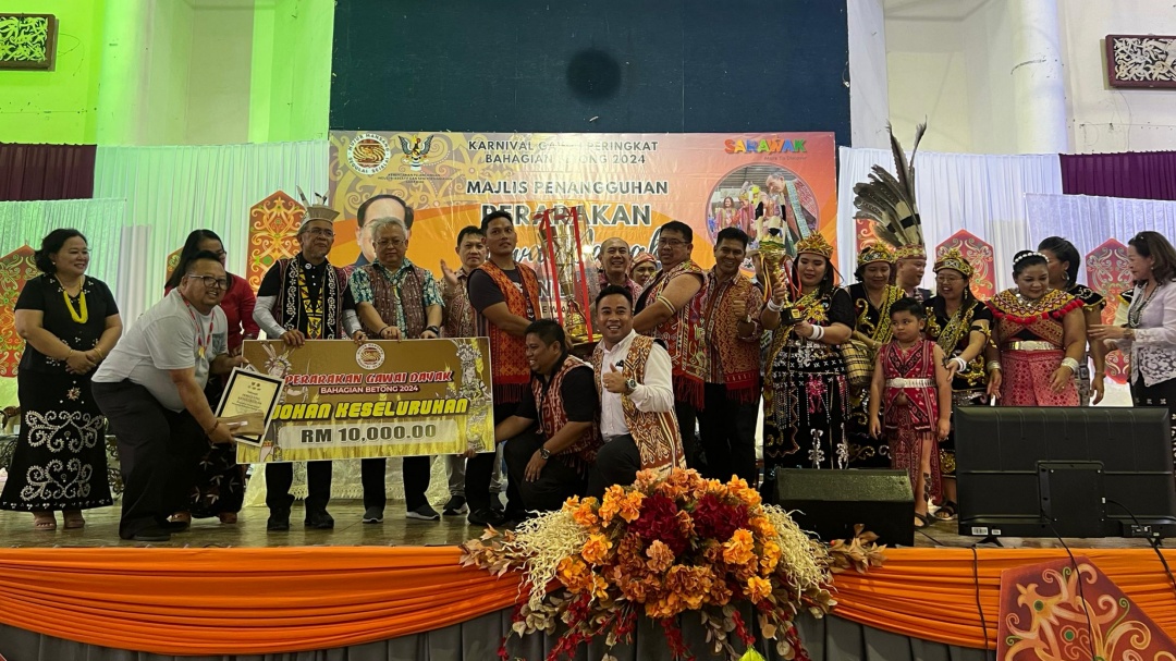 SMK Saribas named best overall contingent in Betong Gawai Dayak Parade