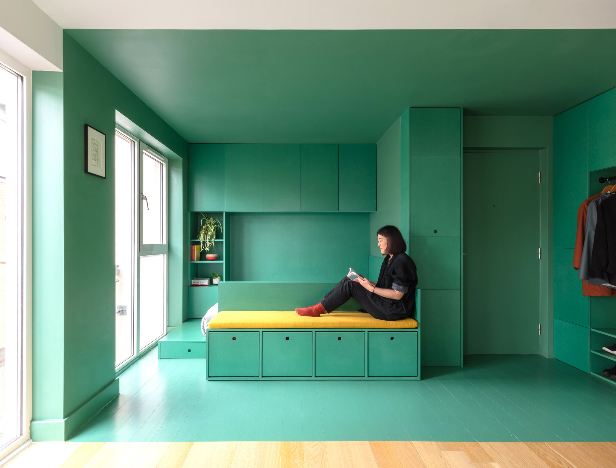 How to Create ‘Rooms Within a Room’ in 312 Square Feet