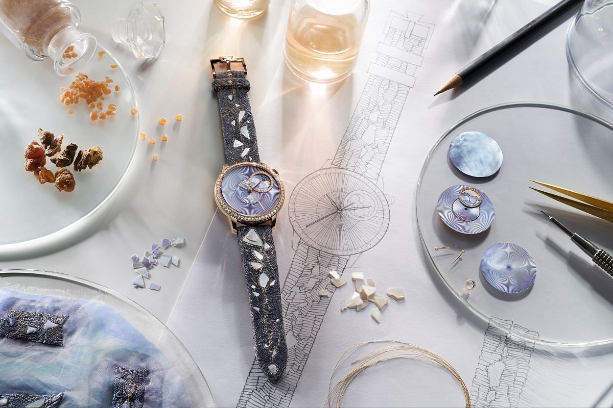 Vacheron Constantin reveals the world’s first perfumed watch with a haute couture strap
