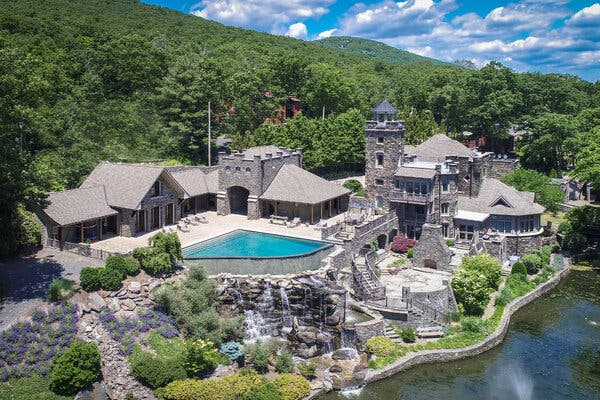 Derek Jeter (Finally) Snags a Buyer for His New York Castle