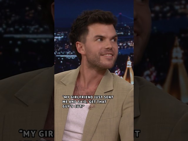 #LukeNewton’s barber had a customer ask for the Luke Newton haircut 🤣 #FallonTonight #Bridgerton
