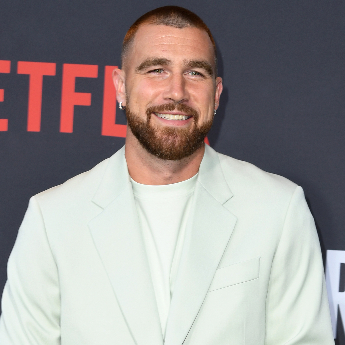 Travis Kelce Shares Sweet Moment with Taylor Swift’s Dad Scott at Eras Tour