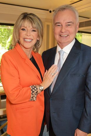 Ruth Langsford sparks drama with new video showing wedding ring after Eamonn Holmes split