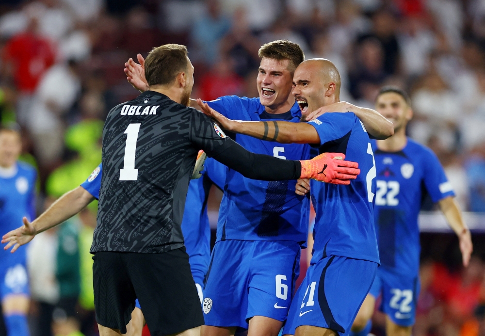 Leeds shore up defence with Slovenia’s Bijol in £15m move from Udinese