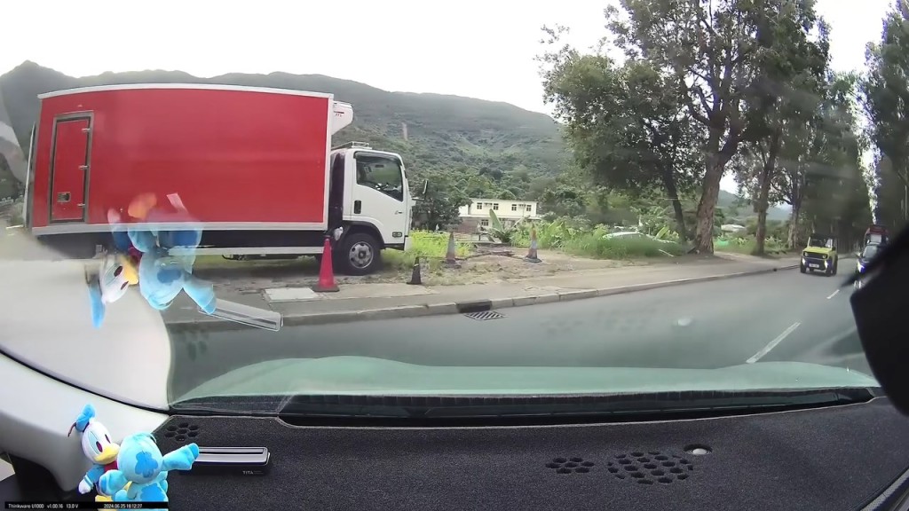 车cam直击｜大埔林锦公路四驱车逆缐爬头兼驶上行人路 六旬司机涉危险驾驶被捕