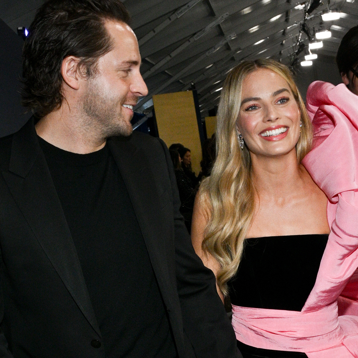 See Pregnant Margot Robbie Debut Her Baby Bump Nestia