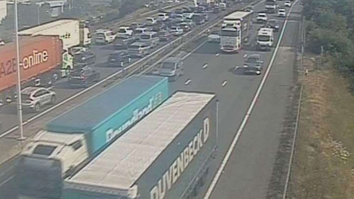 M25 traffic hell as multi-car accident sparks 10 miles of queues around Dartford Crossing