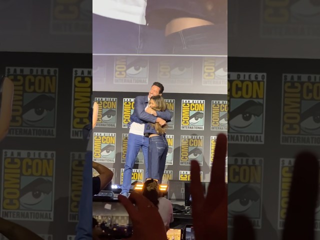 \|/ 🤝 \/ #DeadpoolAndWolverine #SDCC2024 #HughJackman #DafneKeen