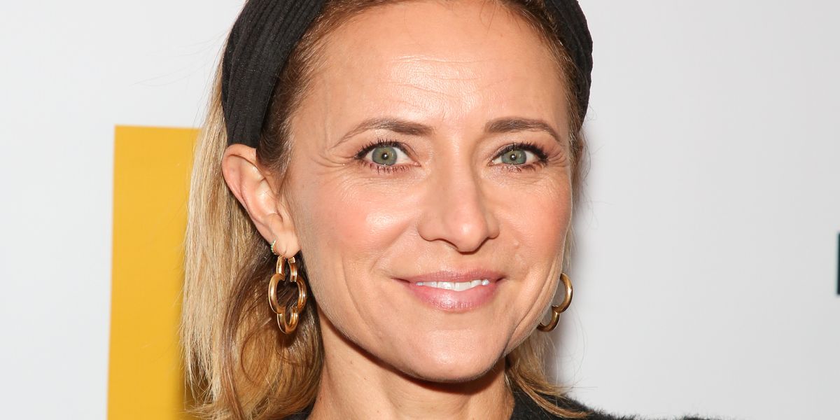 Christine lakin claims poking fun at 'fuller house' Star’s brother got her axed from show