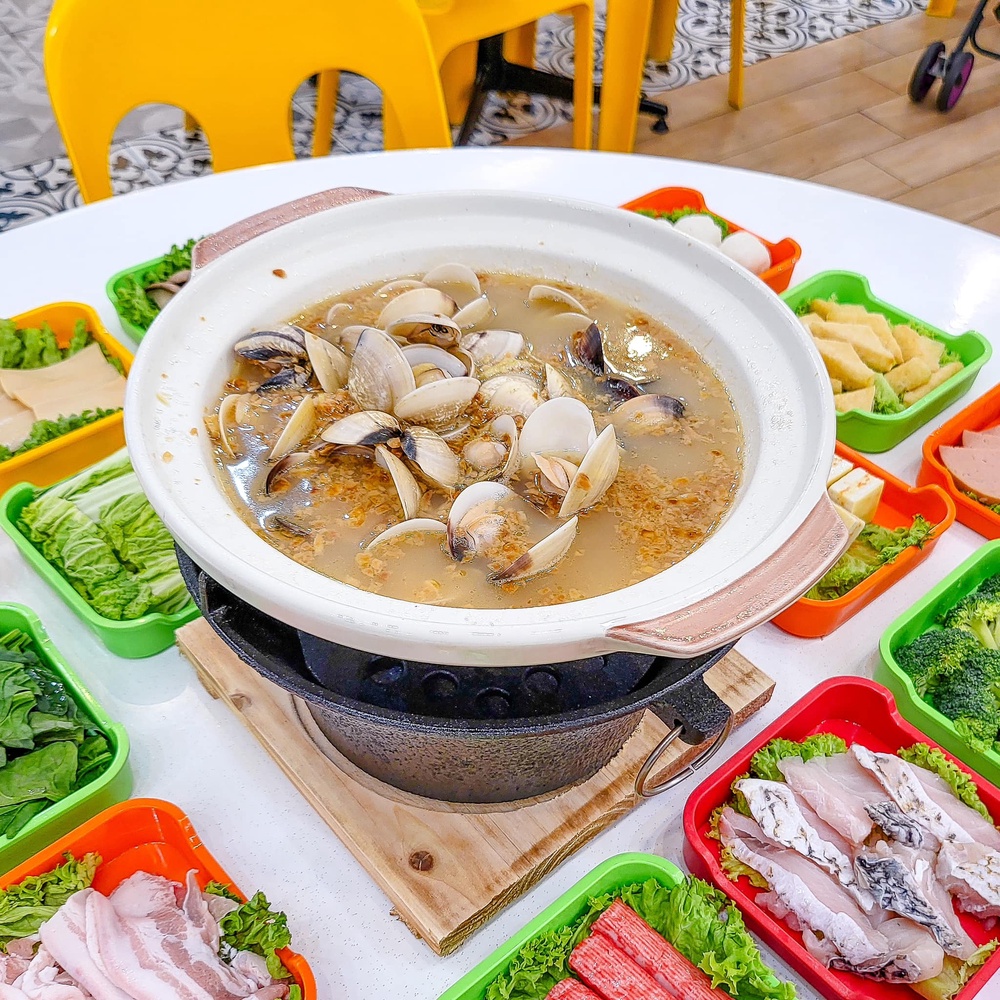 Where to try the best charcoal claypot lala in Singapore