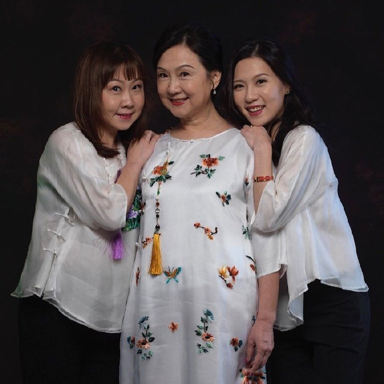王晶44岁大女儿五官激似妈妈　曾演童年张柏芝便息影