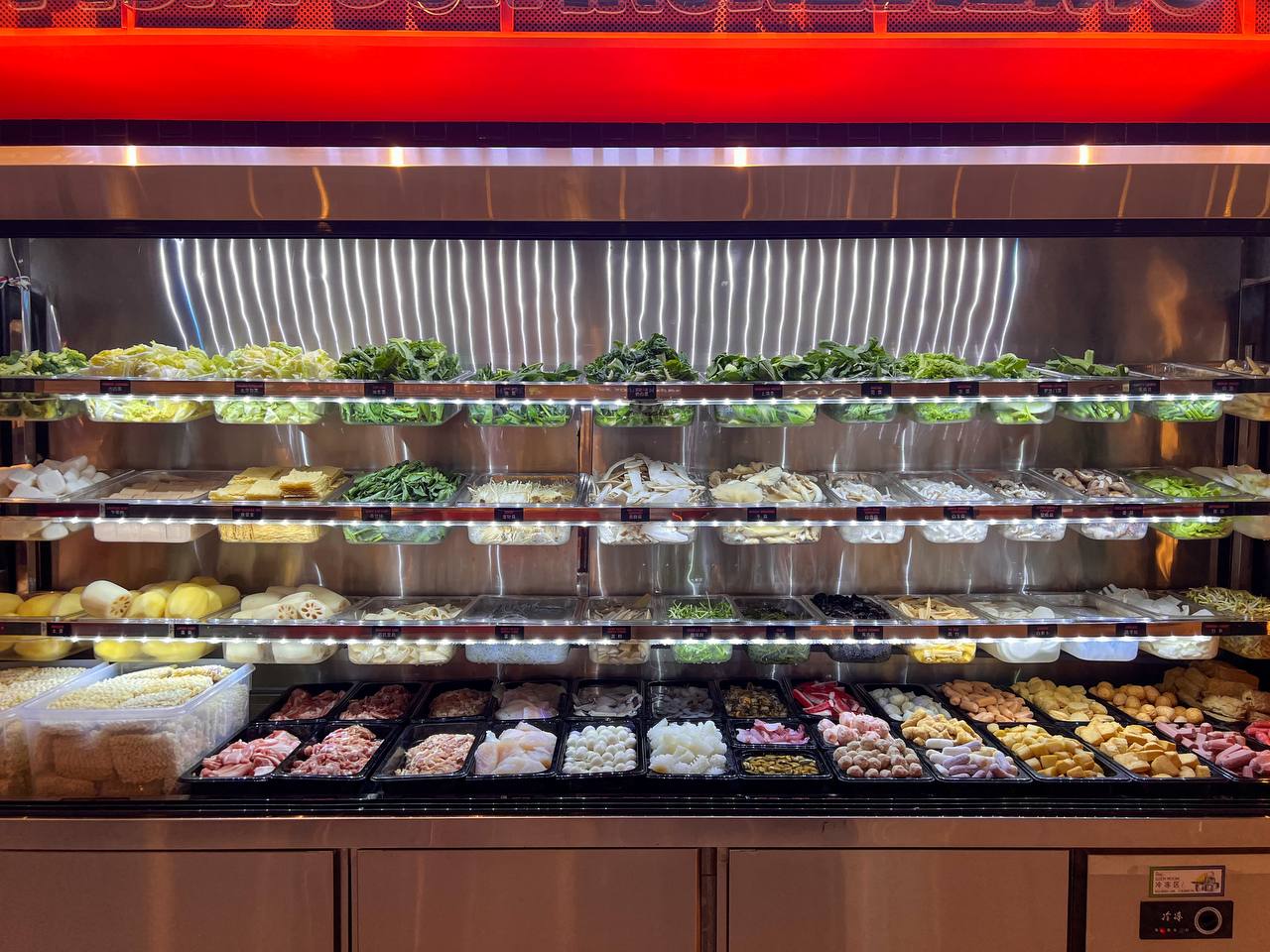 A Hot Hideout has opened their largest outlet yet at Bukit Panjang with their viral mala collagen soup, deep-fried potatoes, an outlet-exclusive special powder and more