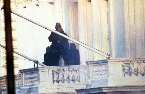 SAS hero John Thompson who abseiled from rooftop in Iranian Embassy siege dies