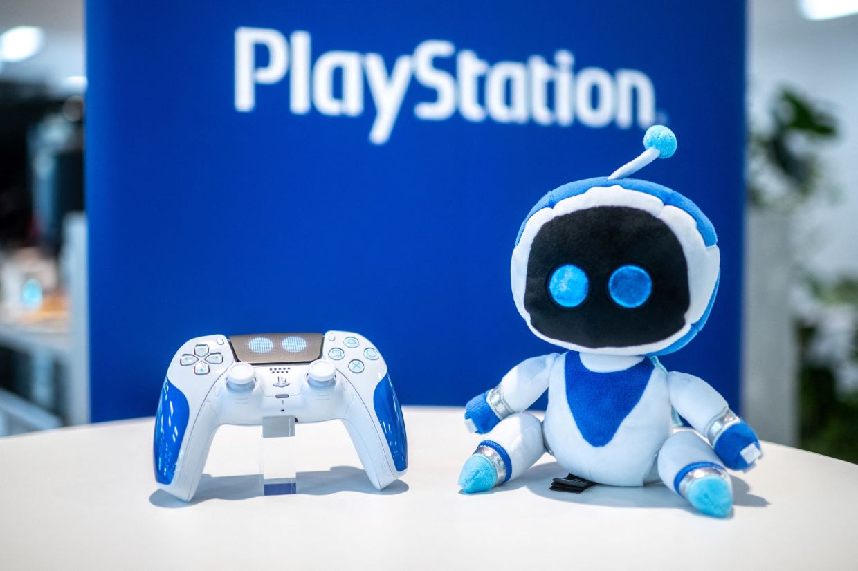 Playful ‘Astro Bot’ shows what PlayStation lacks, fans say