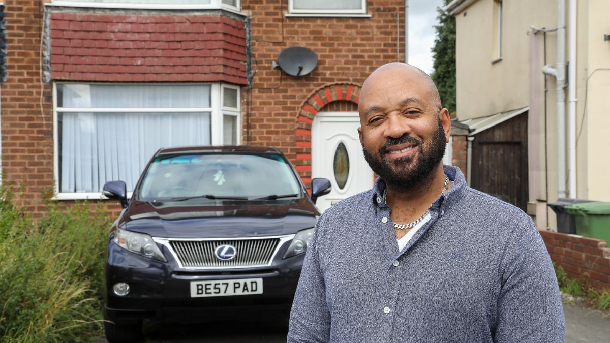 'I became a millionaire after buying £120 number plate for my car'