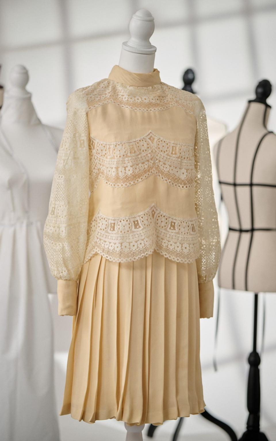 The significance of Jackie Kennedy’s groundbreaking second wedding dress