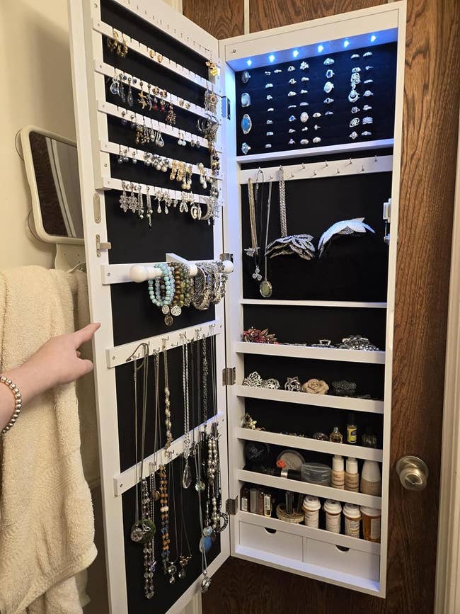 32 Ways To Make The Most Out Of Your Space When You’re Living In What Feels Like A Literal Shoebox