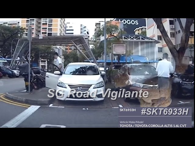 nissan sylphy reversed into toyota altis while parking