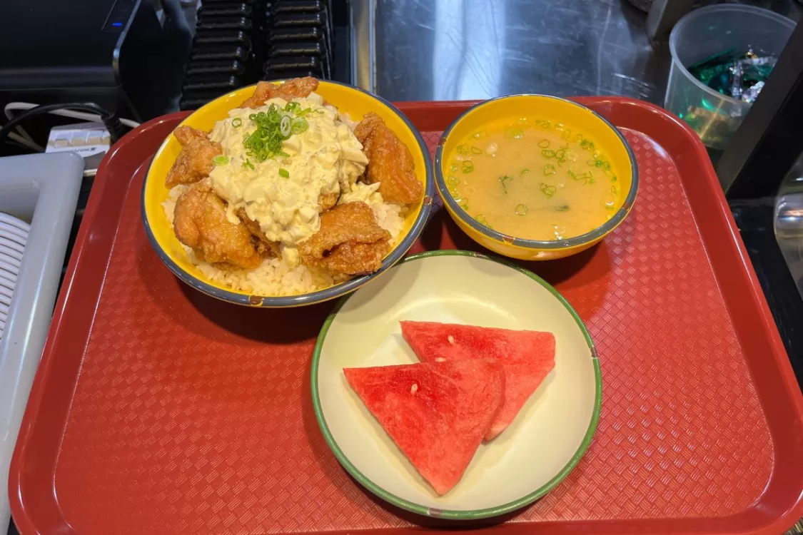 Fresh sashimi & donburi at coffee shop 2 years after closure