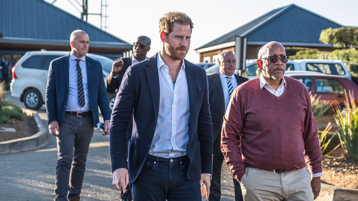 'Solo' Prince Harry 'wants space' from Meghan as he's 'desperate to be taken seriously'