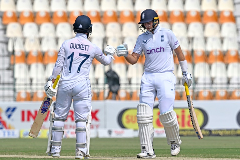 Record-breaking Root guides England to 232-2 in reply to Pakistan's 556