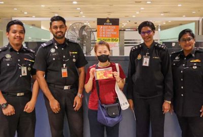 Woman’s lost cash found by Johor immigration officers