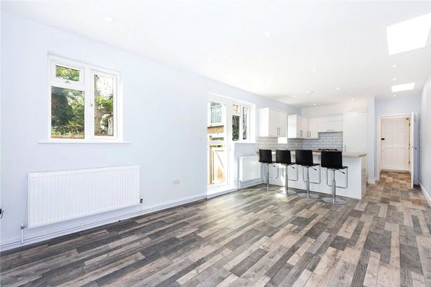 Househunter horrified £500k London property is not townhouse but 'shed' next door
