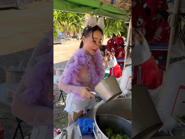 She Serves The Best Noodle With Meatballs - Thai Street Food