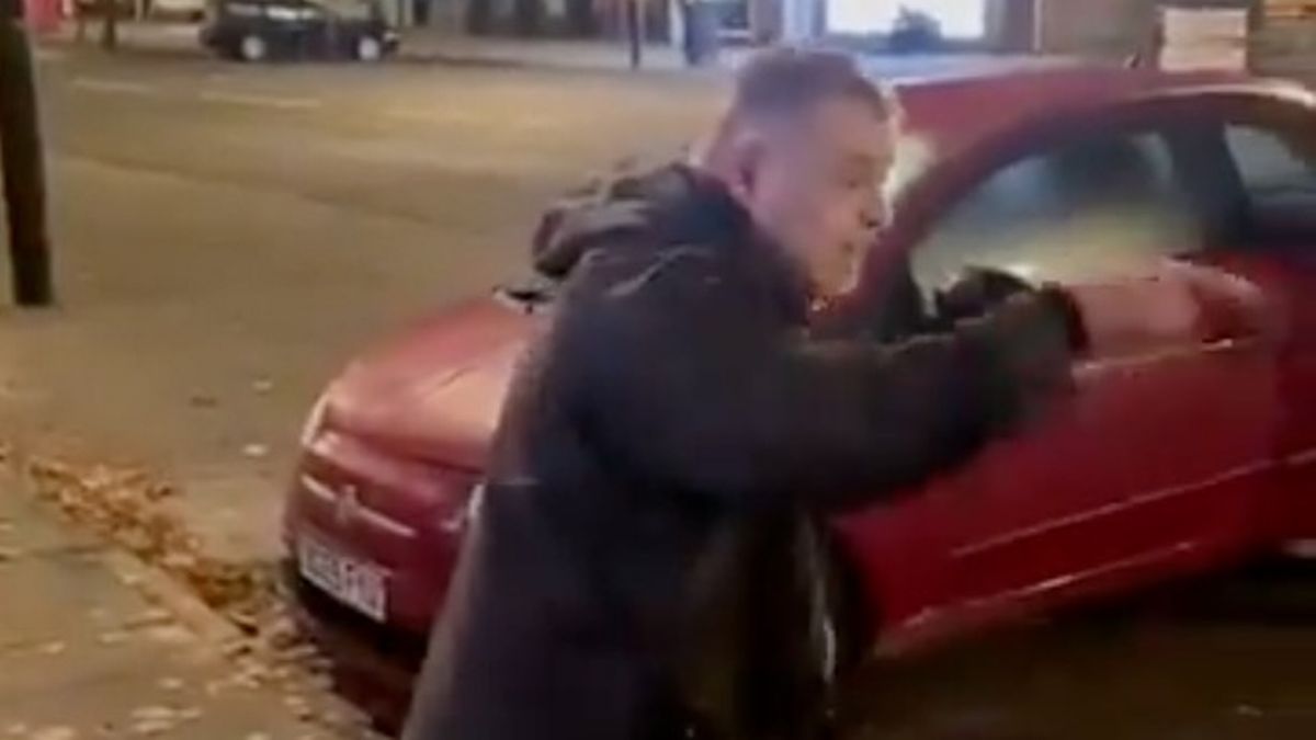 Labour MP Mike Amesbury filmed in row with member of public - 'you won't threaten me again'