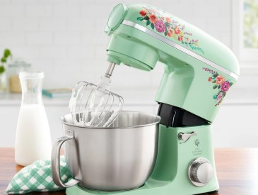 The Pioneer Woman Now Sells a Stunning Stand Mixer at Walmart & It’s Getting Rave Reviews