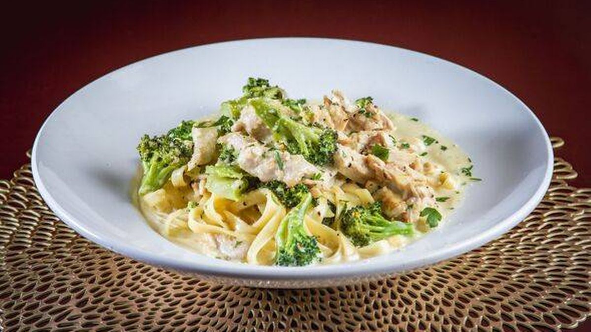 'Delicious' salmon and broccoli pasta dinner made in just 15 minutes